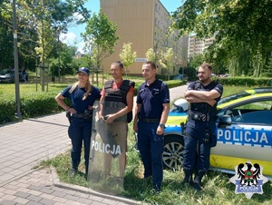 zdjęcia  z festynów i pikników z udziałem policjantów