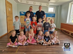 spotkanie policjantów w przedszkolu
