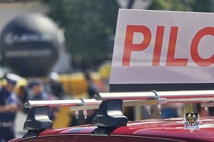 Na zdjęciu tablica pilot