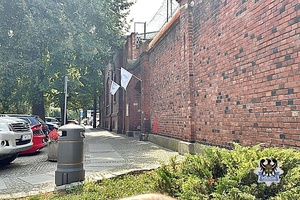 Na zdjęciu mur Aresztu Śledczego w Świdnicy.