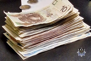 Na zdjęciu pieniądze.