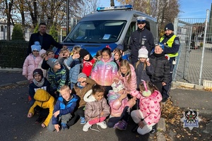 Uczniowie i Policja razem dla bezpieczeństwa – akcja „Znicz” w Wałbrzychu