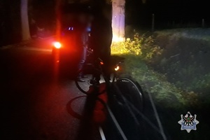 Był pijany, ale nie przeszkodziło mu to nocą wsiąść na rower