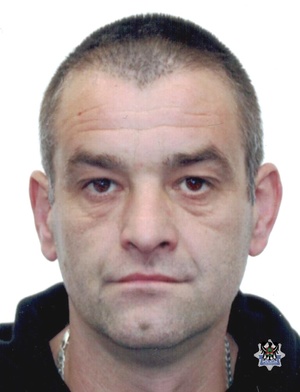 Na zdjęciu poszukiwany listem gończym Adam Sokołowski.