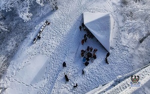 Widoki w trakcie wyjścia policjantek i pracownic wałbrzyskiej komendy na Trójgarb.