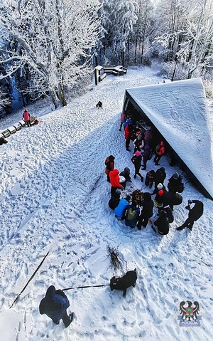 Widoki w trakcie wyjścia policjantek i pracownic wałbrzyskiej komendy na Trójgarb.