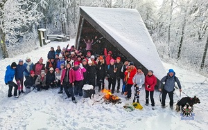 Zdjęcie grupowe uczestniczek wycieczki na Trójgarb.