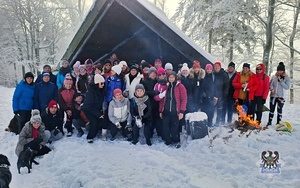 Zdjęcie grupowe uczestniczek wycieczki na Trójgarb.