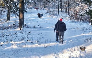 Widoki w trakcie wyjścia policjantek i pracownic wałbrzyskiej komendy na Trójgarb.