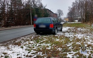Na zdjęciu kontrolowany samochód.