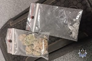 Na zdjęciu narkotyki w postaci marihuany oraz amfetaminy.