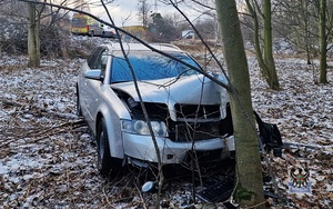 Policjanci kolejny raz apelują o zachowanie zasad bezpieczeństwa na drogach. Poważnie wyglądające zdarzenie na wjeździe do Strugi
