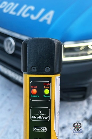 Na zdjeciu urządzenie d obadania stanu trzeźwości.