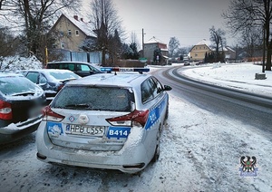 Na zdjęciu policyjny radiowóz.