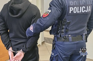 Obaj odpowiedzą za kradzież rozbójniczą, ale jeden z nich także za popełnienie innych przestępstw i to w warunkach recydywy