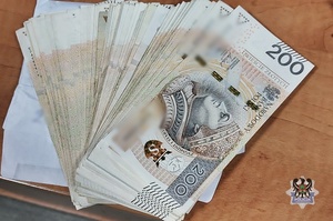 Na zdjeciu odzyskana gotówka.