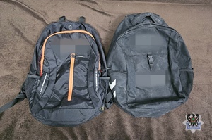 Na zdjęciu odzyskane torby sportowe.