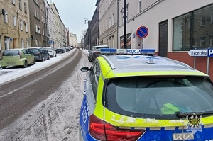 Skręcając samochodem osobowym w lewo nie zauważył dziewczynki przechodzącej przez przejście dla pieszych