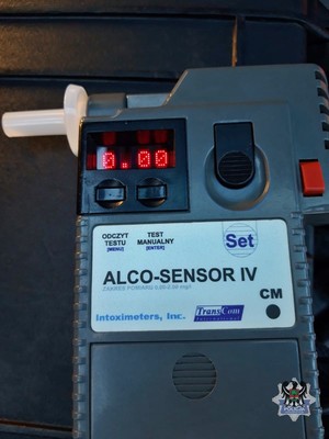 Na zdjęciu urządzenie do badania stanu trzeźwości.