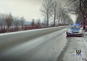 Nie posiadał uprawnień do prowadzenia pojazdów, ale wyszło na jaw, że kierował także na sądowym zakazie