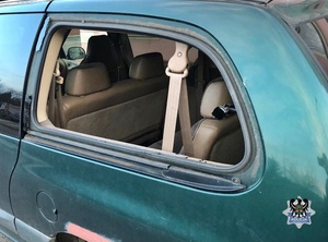 Wybita szyba w aucie