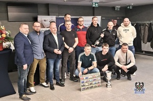 Na zdjęciu zespół wałbrzyskiej komendy podczas wręczania nagród.