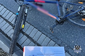 Na zdjęciu miejsce wypadku drogowego.