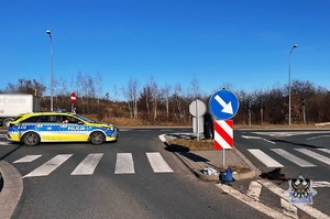 Na zdjęciu miejsce wypadku drogowego.