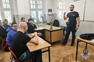 Spotkanie z uczniami w „Energetyku” o demoralizacji i tym czym są wykroczenia, przestępstwa czy czyny karalne wśród nieletnich
