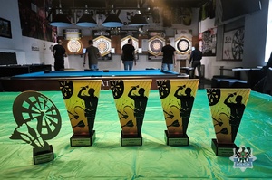 Na zdjęciu statuetki dla najlepszych.