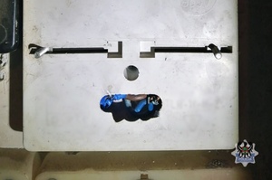 Tylko wczoraj policjanci odwiedzili trzy mieszkania, w których ujawnili nielegalny pobór prądu. Przypominamy, że kradzież energii elektrycznej jest przestępstwem