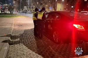 Nie wsiadaj „za kółko”, jeżeli sąd zakazał ci kierowania pojazdami. W weekend podczas kontroli drogowych wpadły dwie osoby