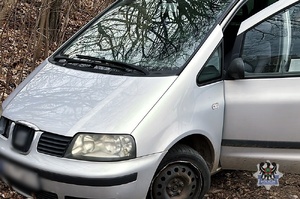 Na zdjęciu kontrolowany samochód.