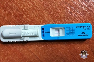 Na zdjęciu tester narkotykowy.