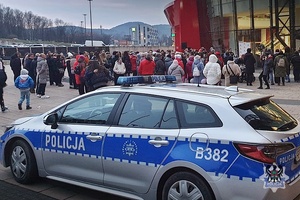 Bezpieczne zakupy przed Wielkanocą - nie daj się złodziejom i oszustom