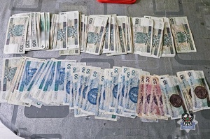 Na zdjęciu zabezpieczona gotówka.