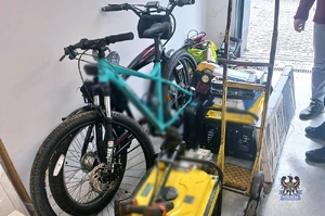 Na zdjęciu odzyskane mienie pochodzące z kradzieży.