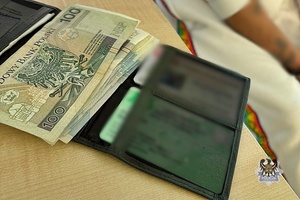 W październiku znalazł portfel z dokumentami i pieniędzmi, ale nie zamierzał szukać właściciela. Teraz odpowie za przestępstwo