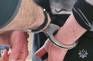 Pięciu poszukiwanych w rękach policjantów. Za trzema wydane były już listy gończe