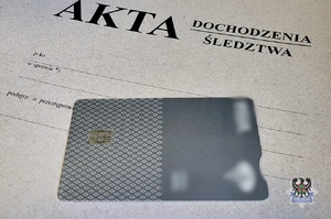 Nie przekazujmy nikomu swojej karty płatniczej! 30-latek usłyszał zarzut włamania na konto bankowe