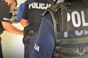 Na zdjęciu policjanci.