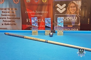 Na zdjęciu policjanci podczas turnieju bilardowego.