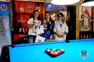 Na zdjęciu policjanci podczas turnieju bilardowego.