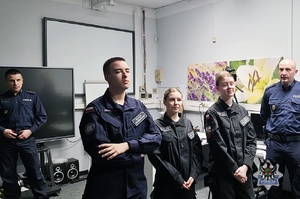 Na zdjęciu uczestnicy olimpiady klas policyjnych.