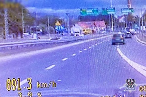 Screen z zarejestrowaną prędkością 91 km/h.