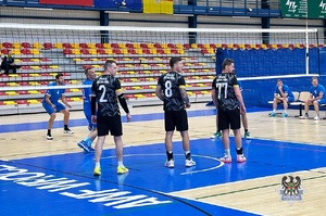 Na zdjęciu policjanci podczas zawodów sportowych.