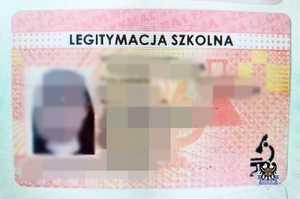 Podrobiona legitymacja szkolna.