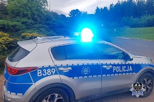 Na zdjęciu policyjny radiowóz.