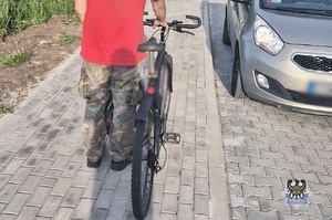 Na zdjęciu kontrolowany rower.