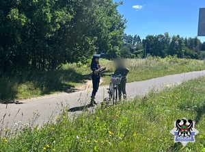 policjantki podczas kontroli rowerzystów
